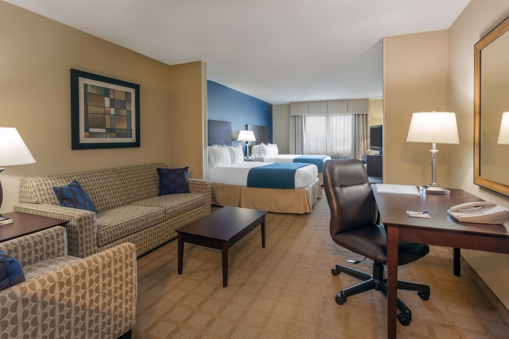 Holiday Inn Express Hotel & Suites Fort Pierce West, an IHG Hotel