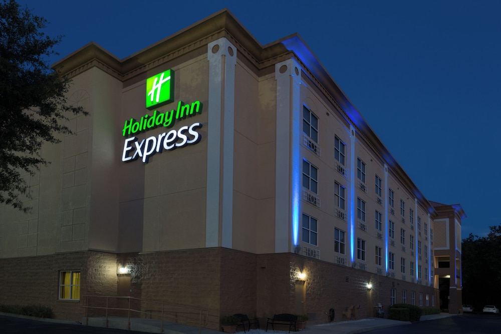 Holiday Inn Express Hotel & Suites Plant City 2019 Room