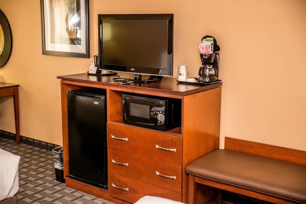 Room, Holiday Inn Express Hotels & Suites Cocoa Beach, an IHG Hotel