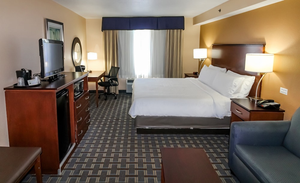 Room, Holiday Inn Express Hotels & Suites Cocoa Beach, an IHG Hotel