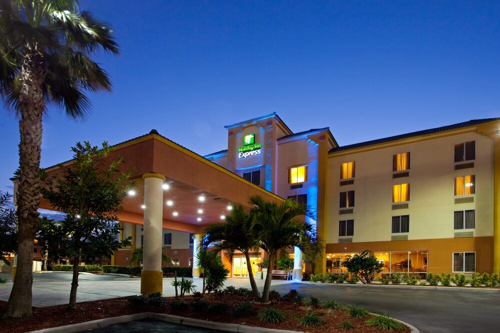 Exterior, Holiday Inn Express Hotels & Suites Cocoa Beach, an IHG Hotel