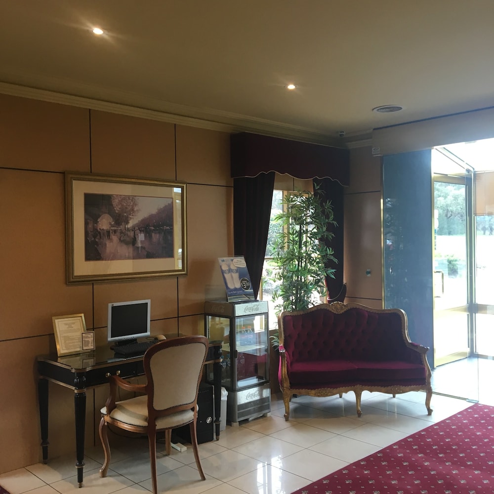 Rowville International Hotel