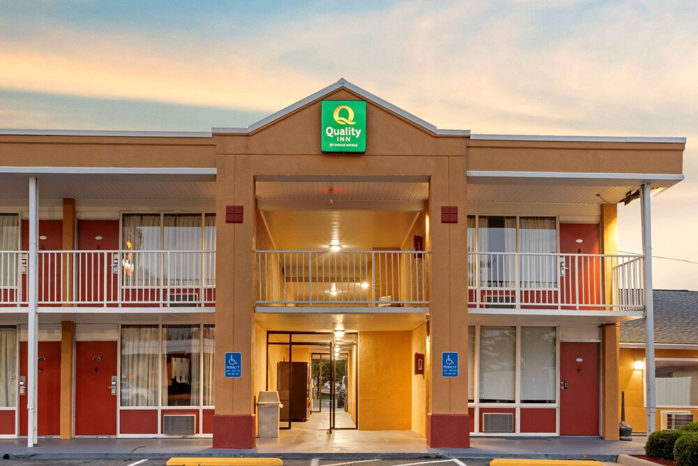 Quality Inn Fredericksburg near Historic Downtown