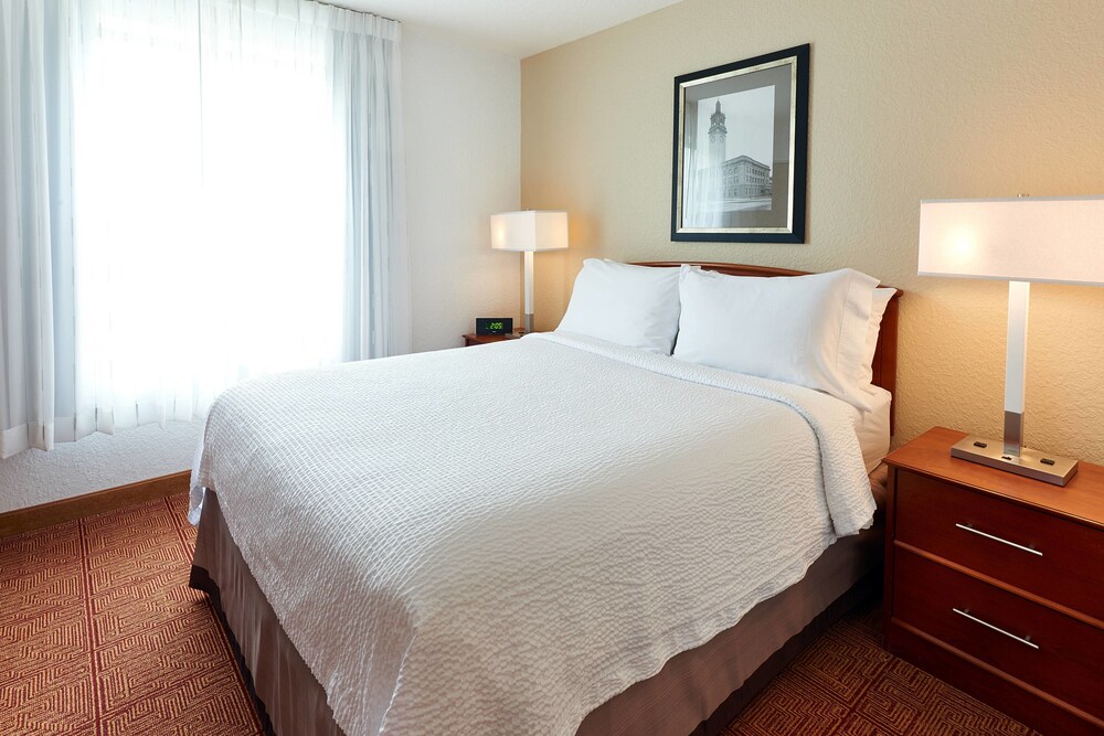 TownePlace Suites by Marriott Minneapolis Downtown/NorthLoop