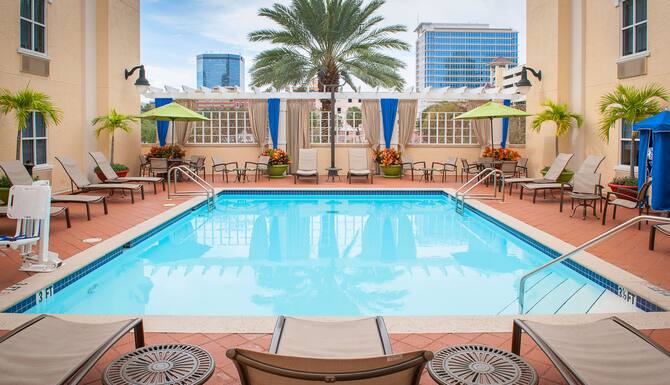 Hampton Inn Suites St Petersburg Downtown In St Petersburg Clearwater Fl Expedia