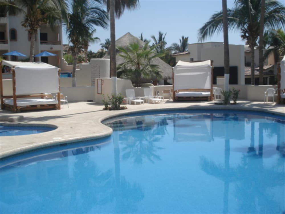 Outdoor pool, Park Royal Homestay Los Cabos