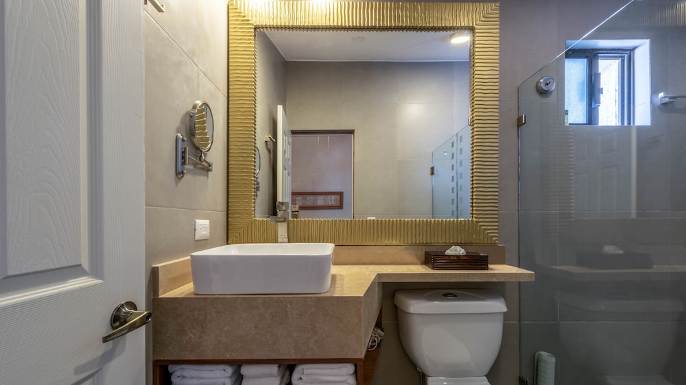 Bathroom, Park Royal Homestay Los Cabos