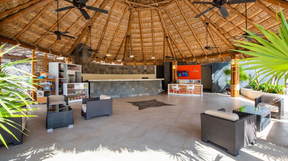 Reception, Park Royal Homestay Los Cabos