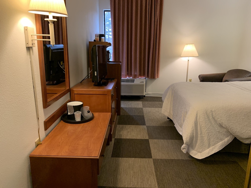 Room, Comfort Inn & Suites Mt. Holly - Westampton