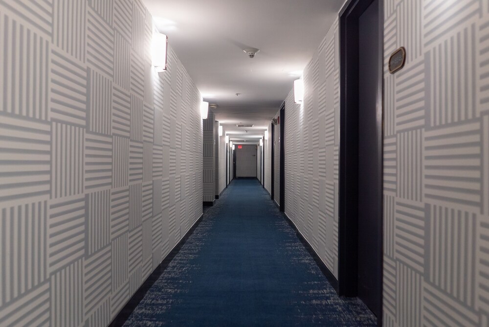 Hallway, Hotel Indigo Detroit Downtown, an IHG Hotel