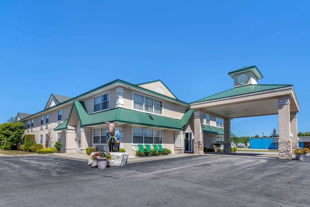 Exterior, Quality Inn & Suites