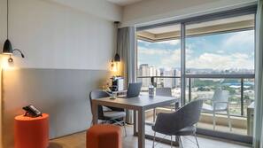 1 bedroom, minibar, in-room safe, desk