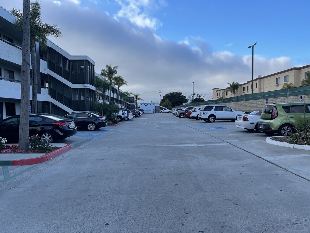 Parking, Motel 6 San Diego, CA – near Sea World