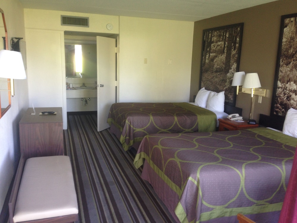 Room, Super 8 by Wyndham Valdosta Mall