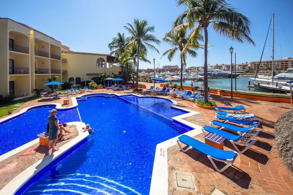 Flamingo Vallarta Hotel & Marina (Puerto Vallarta, MEX) | Expedia
