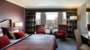 Coffre-forts dans les chambres, bureau, rideaux occultants