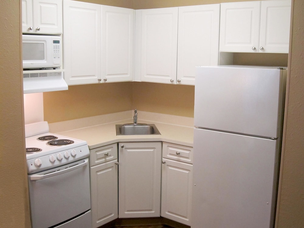 Private kitchen, Extended Stay America Suites Detroit Novi Orchard Hill Place