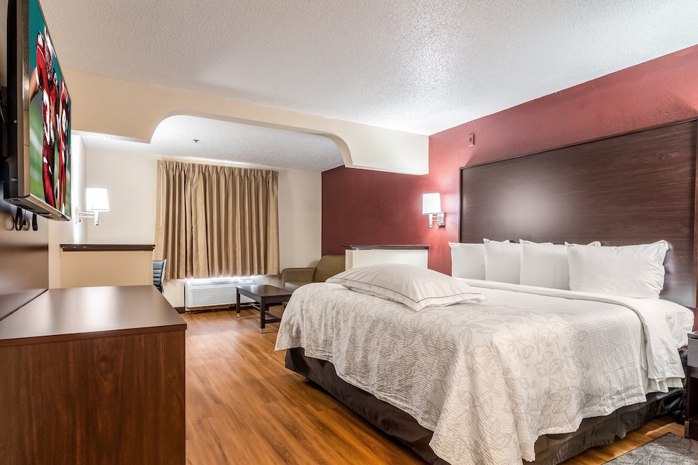 Red Roof Inn PLUS+ & Suites Atlanta Airport South