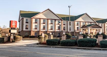 Red Roof Inn PLUS+ & Suites Atlanta Airport South