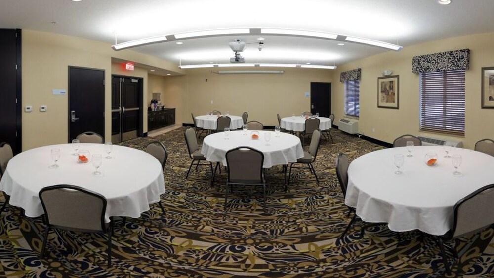 Holiday Inn Express Hotel & Suites Pekin (Peoria Area), an IHG Hotel