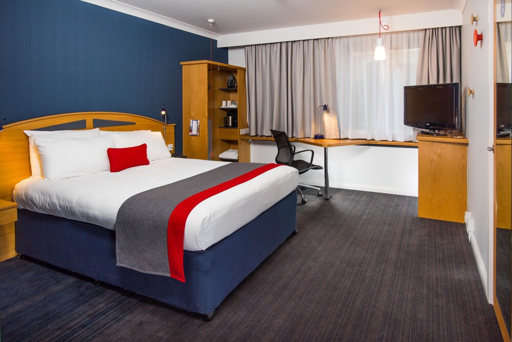 Holiday Inn Express East Midlands Airport, an IHG Hotel