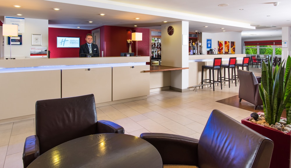 Lobby, Holiday Inn Express East Midlands Airport, an IHG Hotel