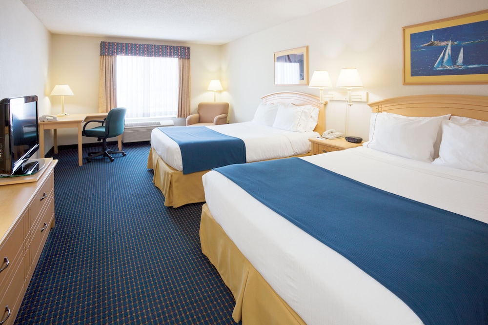 Holiday Inn Express & Suites Superior, an IHG Hotel