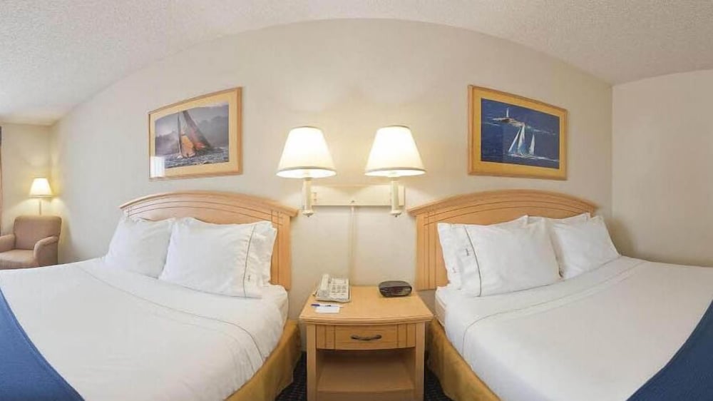 Holiday Inn Express & Suites Superior, an IHG Hotel