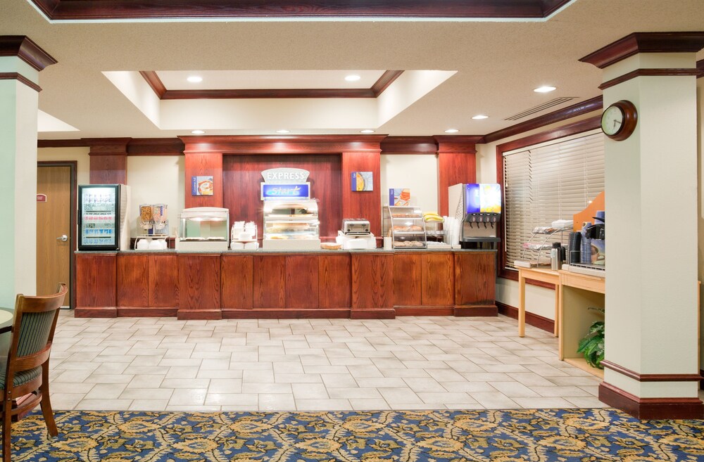 Holiday Inn Express & Suites Superior, an IHG Hotel