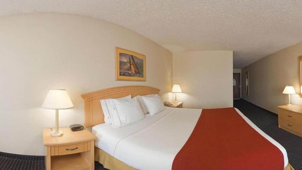 Holiday Inn Express & Suites Superior, an IHG Hotel