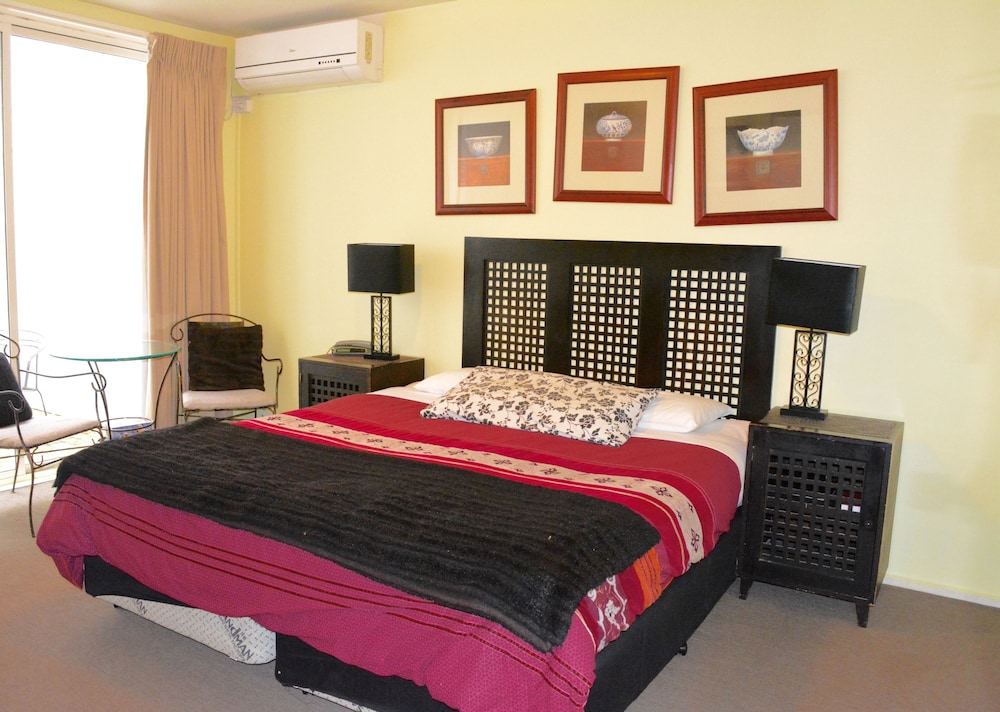 Knightsbridge Apartments