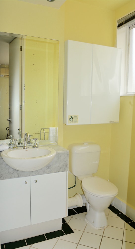 Bathroom, Knightsbridge Apartments