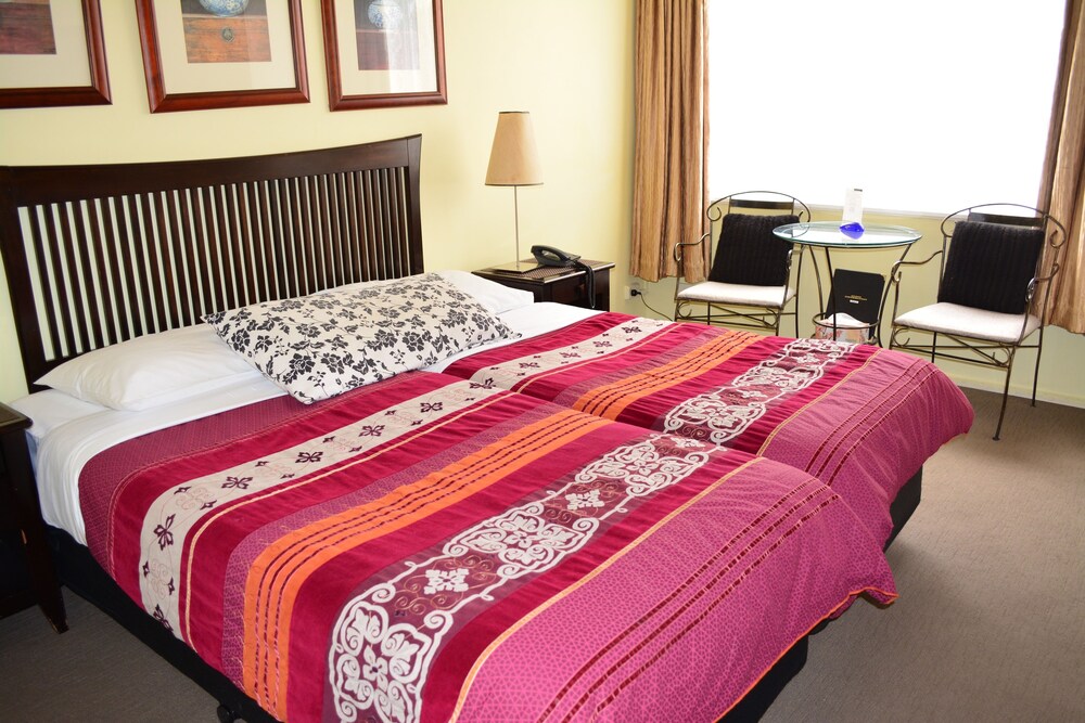 Knightsbridge Apartments