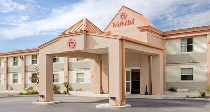 Ramada by Wyndham Angola/Fremont Area
