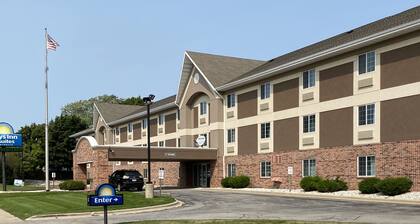 Days Inn & Suites by Wyndham Green Bay WI.