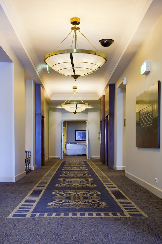 Stamford Plaza Sydney Airport Hotel & Conference Centre