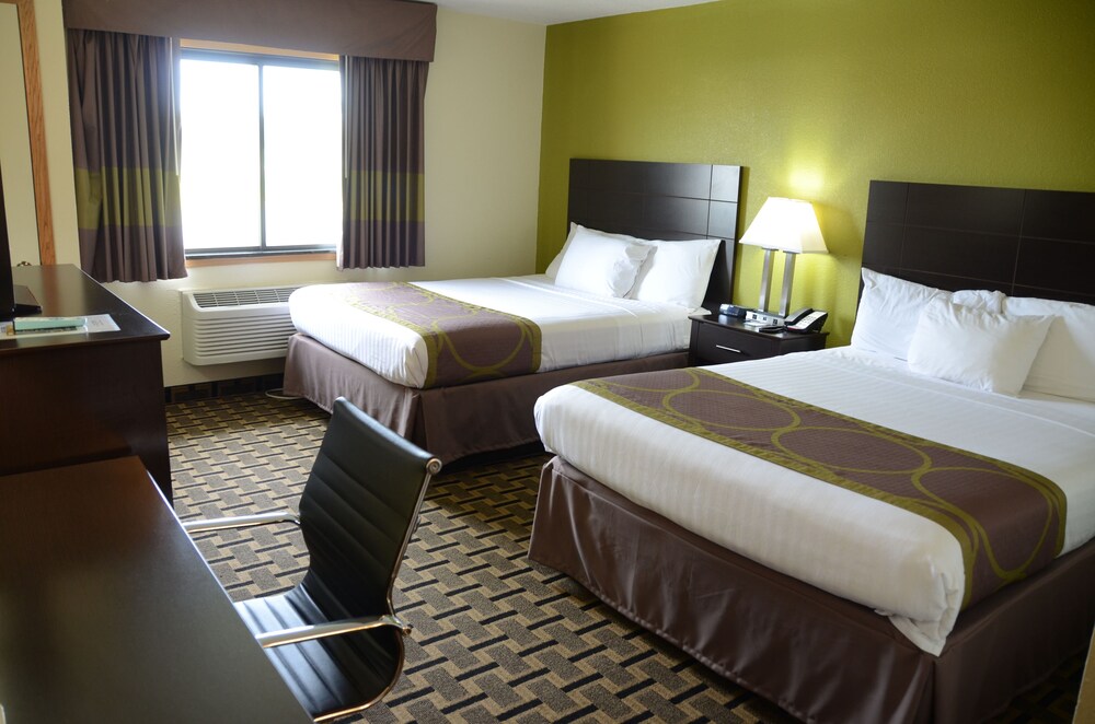 AmericInn by Wyndham West Burlington