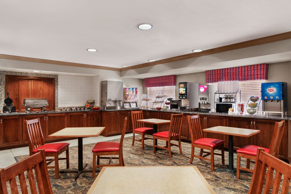 Dining, Hawthorn Suites by Wyndham Lancaster