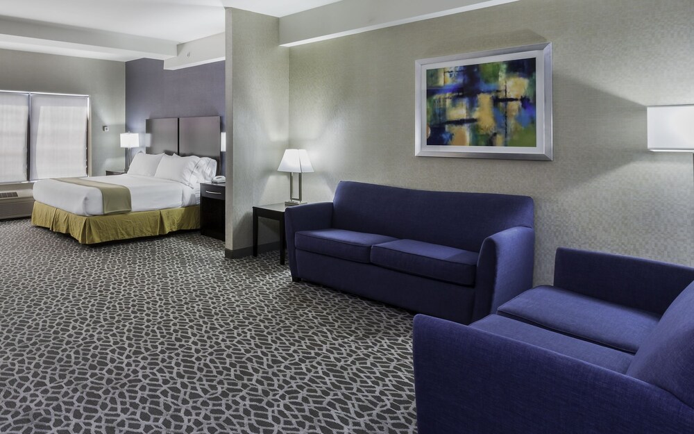 Holiday Inn Express Hotel & Suites Mt. Holly, an IHG Hotel