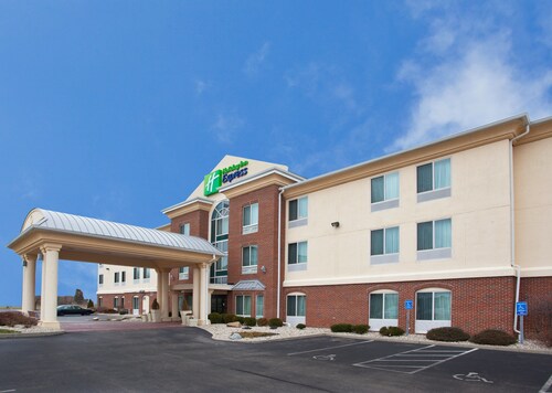 Top Hotels In Blue Ash Oh From 58 Expedia