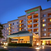 hotels in emporia ks with hot tub