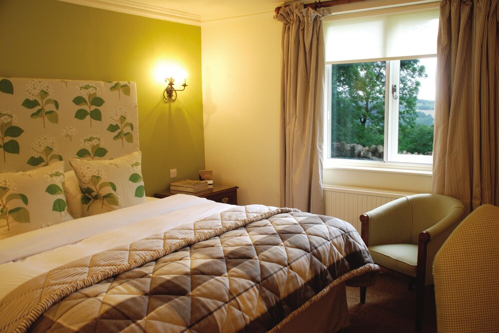 Bear Of Rodborough Hotel Stroud Gbr Expedia Au Property Grounds Featured Image Guestroom