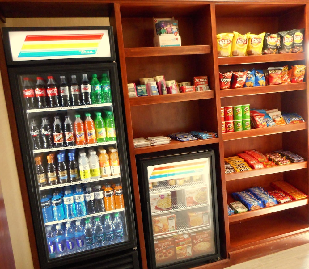 Holiday Inn Express & Suites North Carmel / Westfield, an IHG Hotel