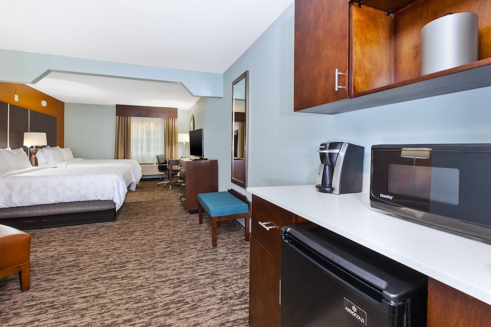 Holiday Inn Express & Suites - North Carmel / Westfield, an IHG Hotel