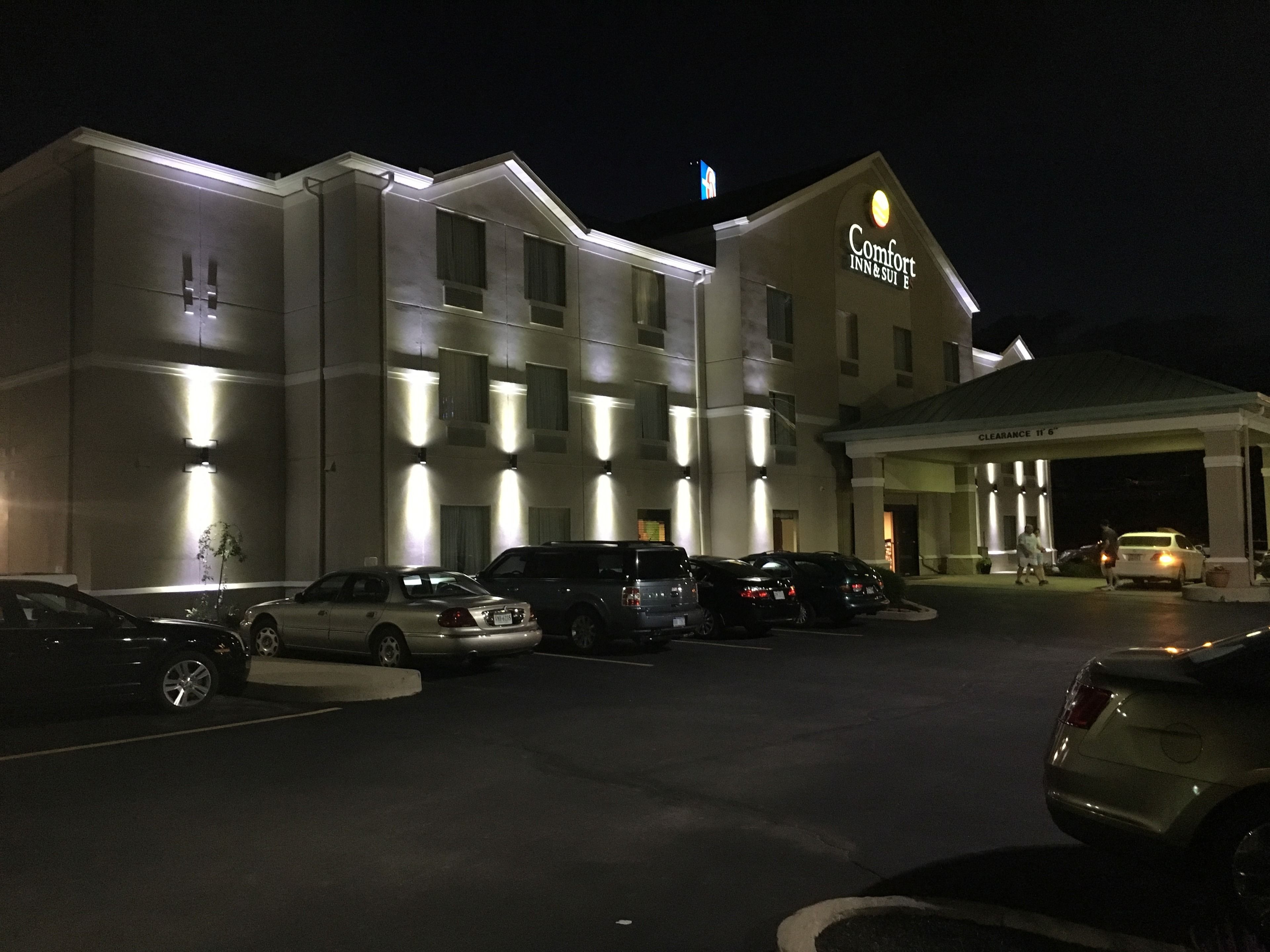 Comfort Inn And Suites In Dayton Oh Expedia