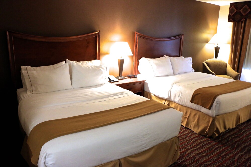 Holiday Inn Express & Suites Fort Pierre, an IHG Hotel