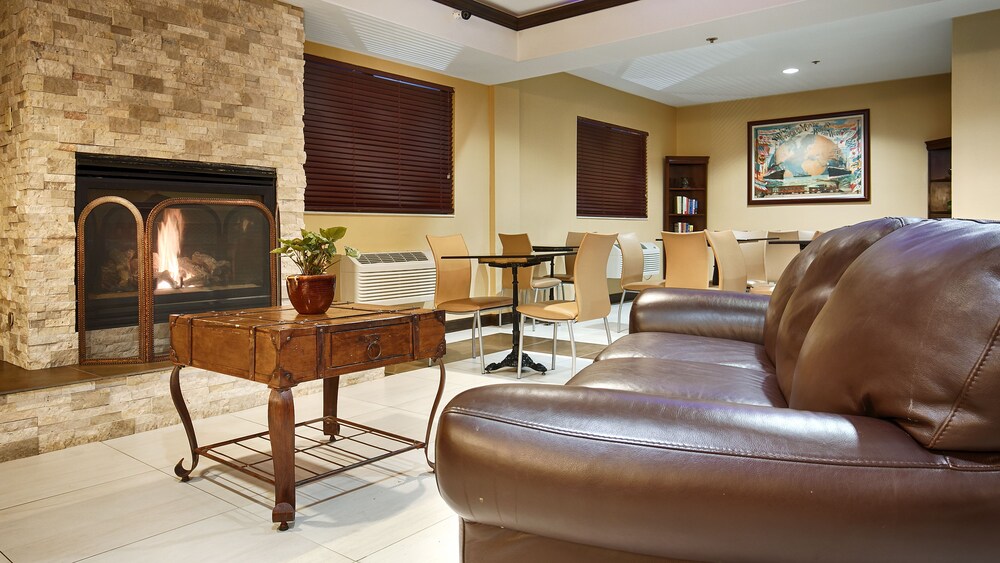 Lobby, Best Western Plus Oakbrook Inn