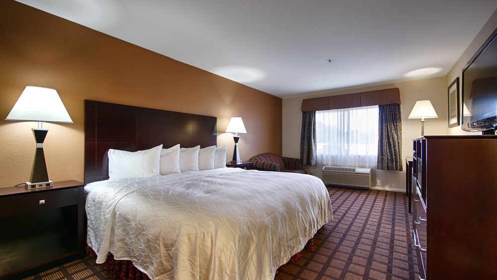 Best Western Plus Oakbrook Inn