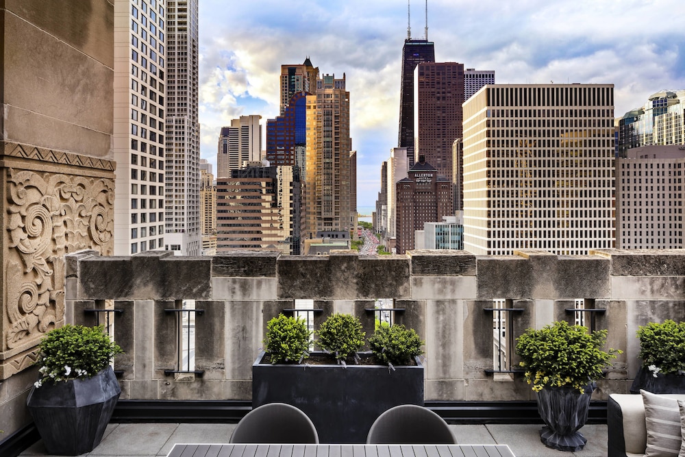 The Gwen, a Luxury Collection Hotel, Michigan Avenue Chicago