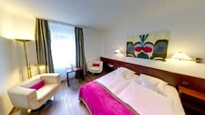 Hypo-allergenic bedding, minibar, in-room safe, desk